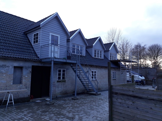 Udskiftning af hoveddør i Holbæk med moderne design