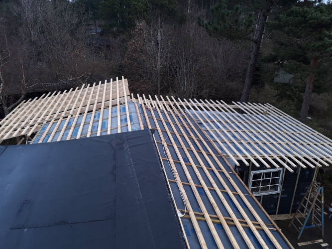 Sommerhuse i Rørvig og Nykøbing Sjælland efter komplet tagrenovering med nyt tagpap