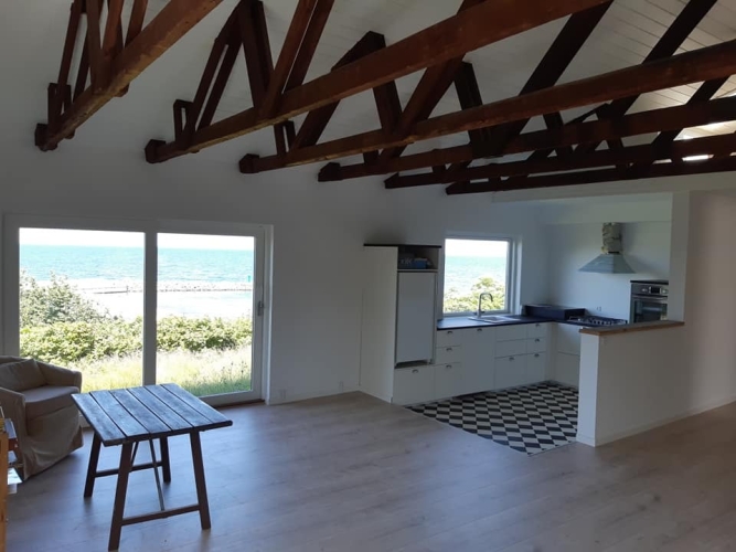 Tilbygning til hus i Holbæk udført med fokus på lys og rummelighed